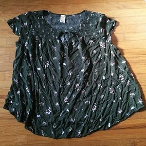 Green floral shirt with keyhole front, cap sleeve